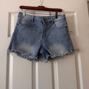 Born Primitive light wash jean short
